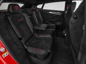 LAMBORGHINI Urus Performante