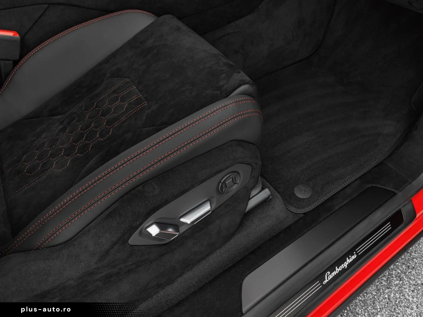 LAMBORGHINI Urus Performante