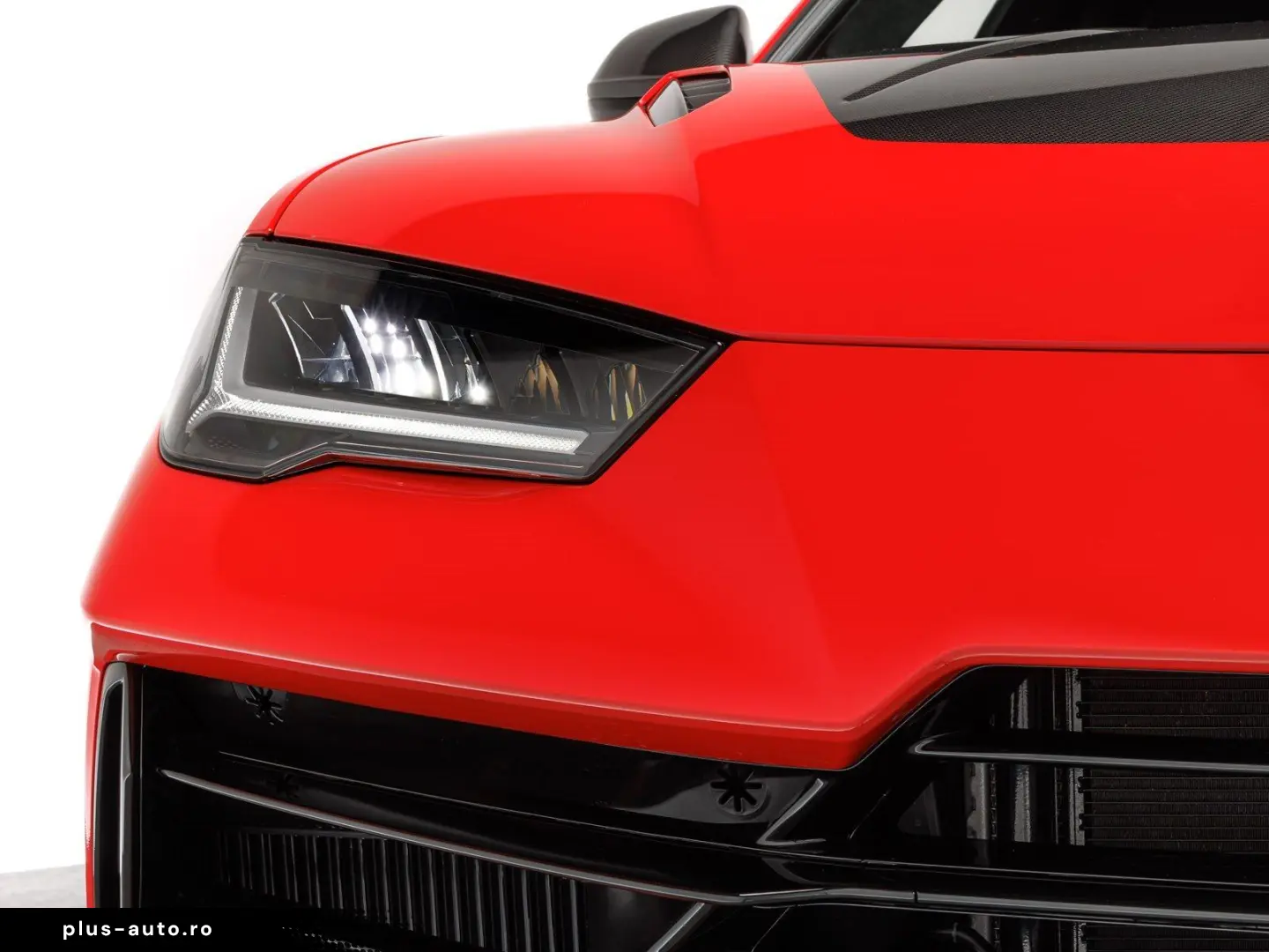 LAMBORGHINI Urus Performante