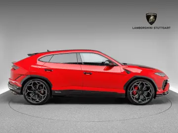 LAMBORGHINI Urus Performante