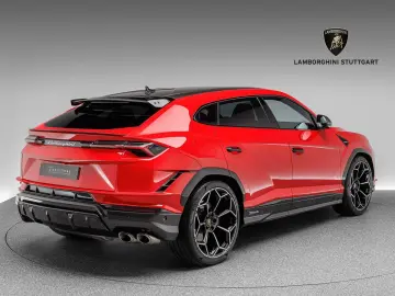 LAMBORGHINI Urus Performante
