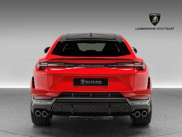 LAMBORGHINI Urus Performante