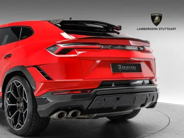 LAMBORGHINI Urus Performante