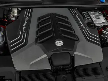 LAMBORGHINI Urus Performante