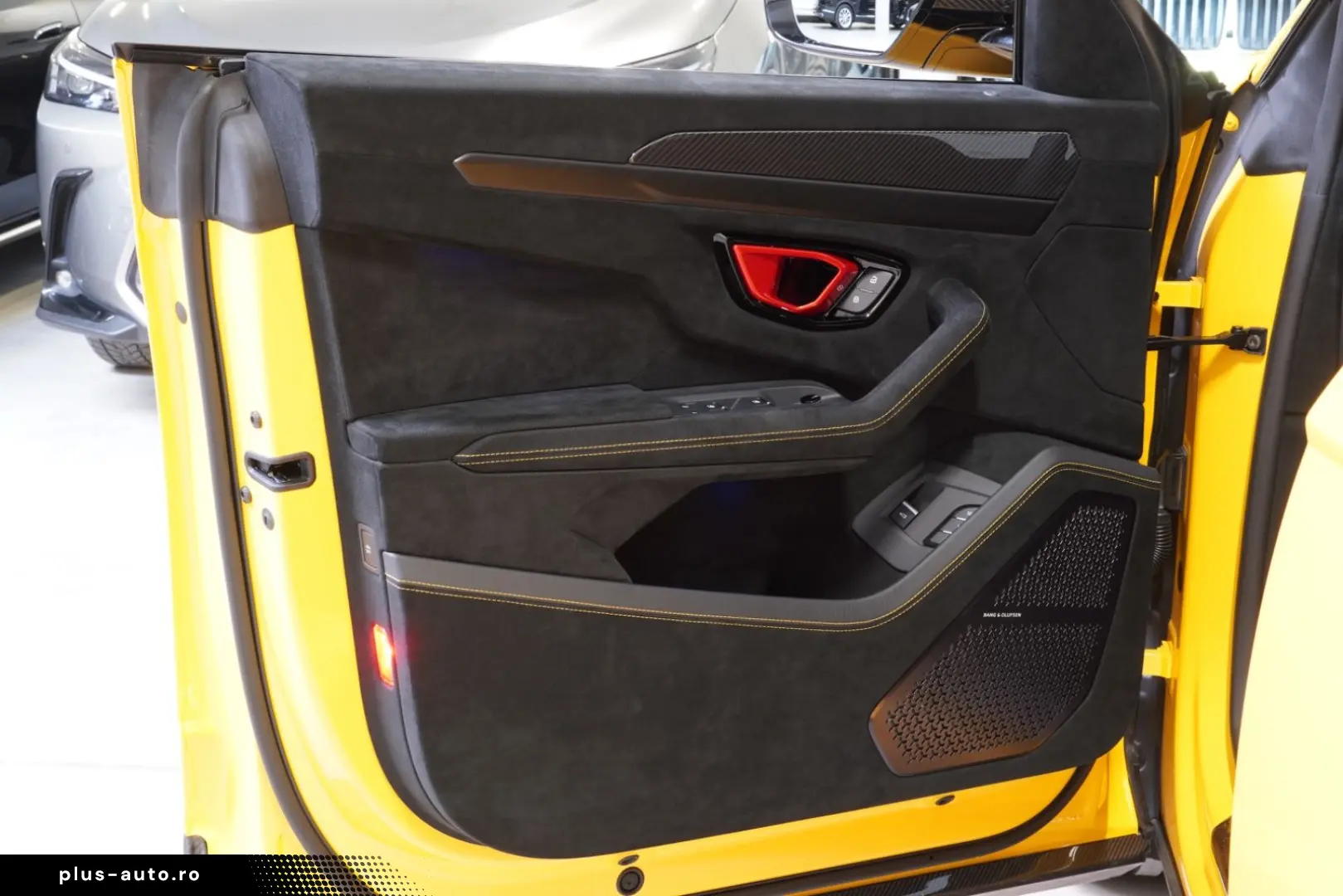 LAMBORGHINI Urus Performante