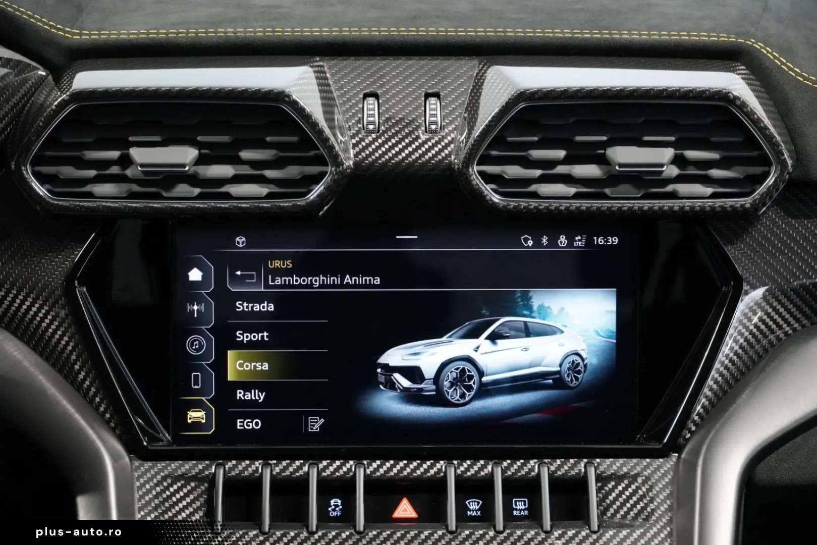 LAMBORGHINI Urus Performante
