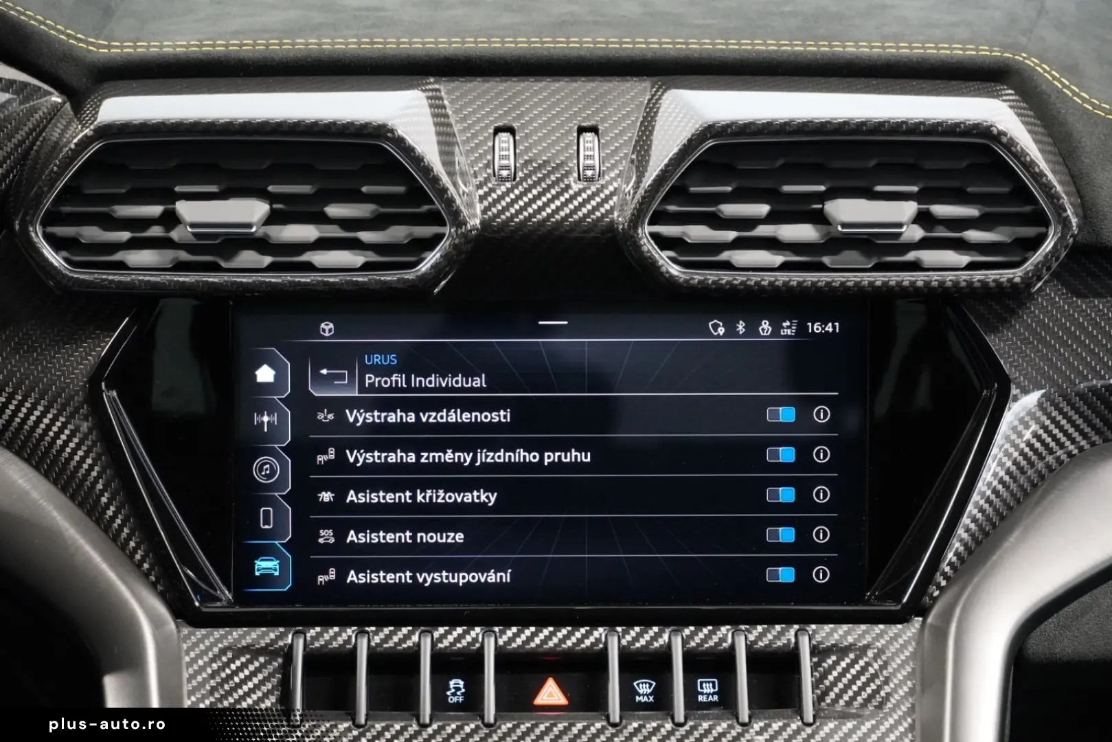 LAMBORGHINI Urus Performante