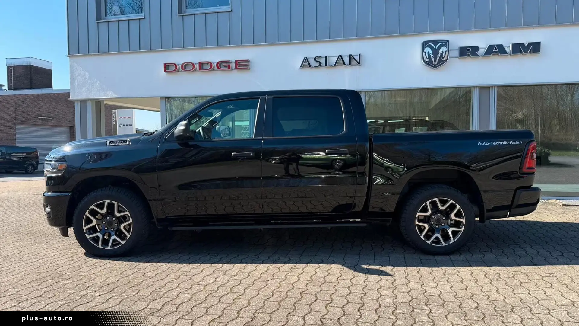 Dodge RAM NEW RAM1500 Tradesman Night