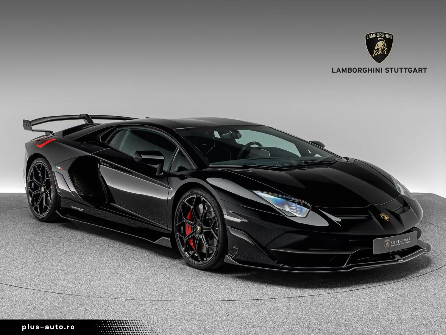 LAMBORGHINI Aventador