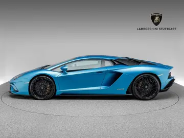 LAMBORGHINI Aventador S Coupe