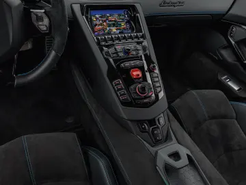 LAMBORGHINI Aventador S Coupe