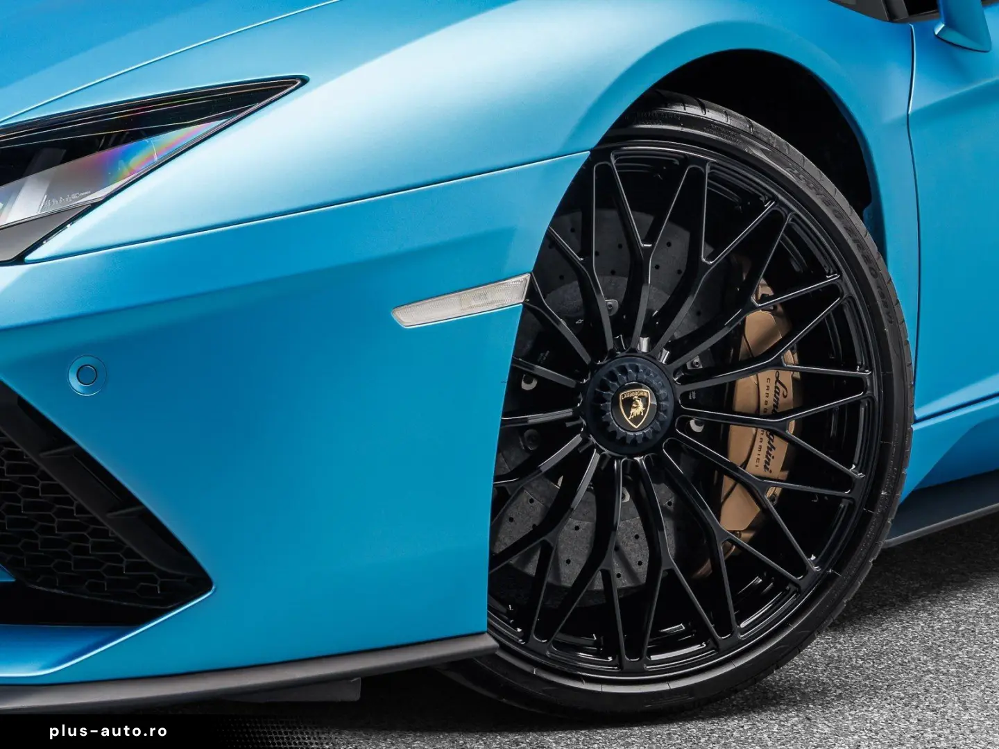 LAMBORGHINI Aventador S Coupe