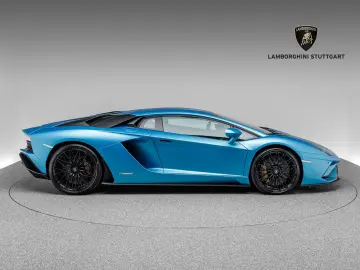 LAMBORGHINI Aventador S Coupe