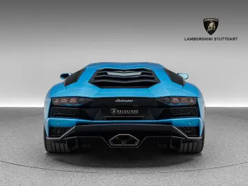 LAMBORGHINI Aventador S Coupe