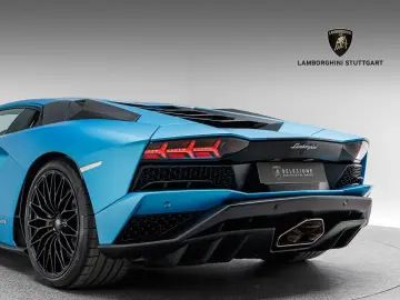 LAMBORGHINI Aventador S Coupe