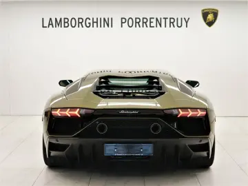 LAMBORGHINI Aventador Ultimae