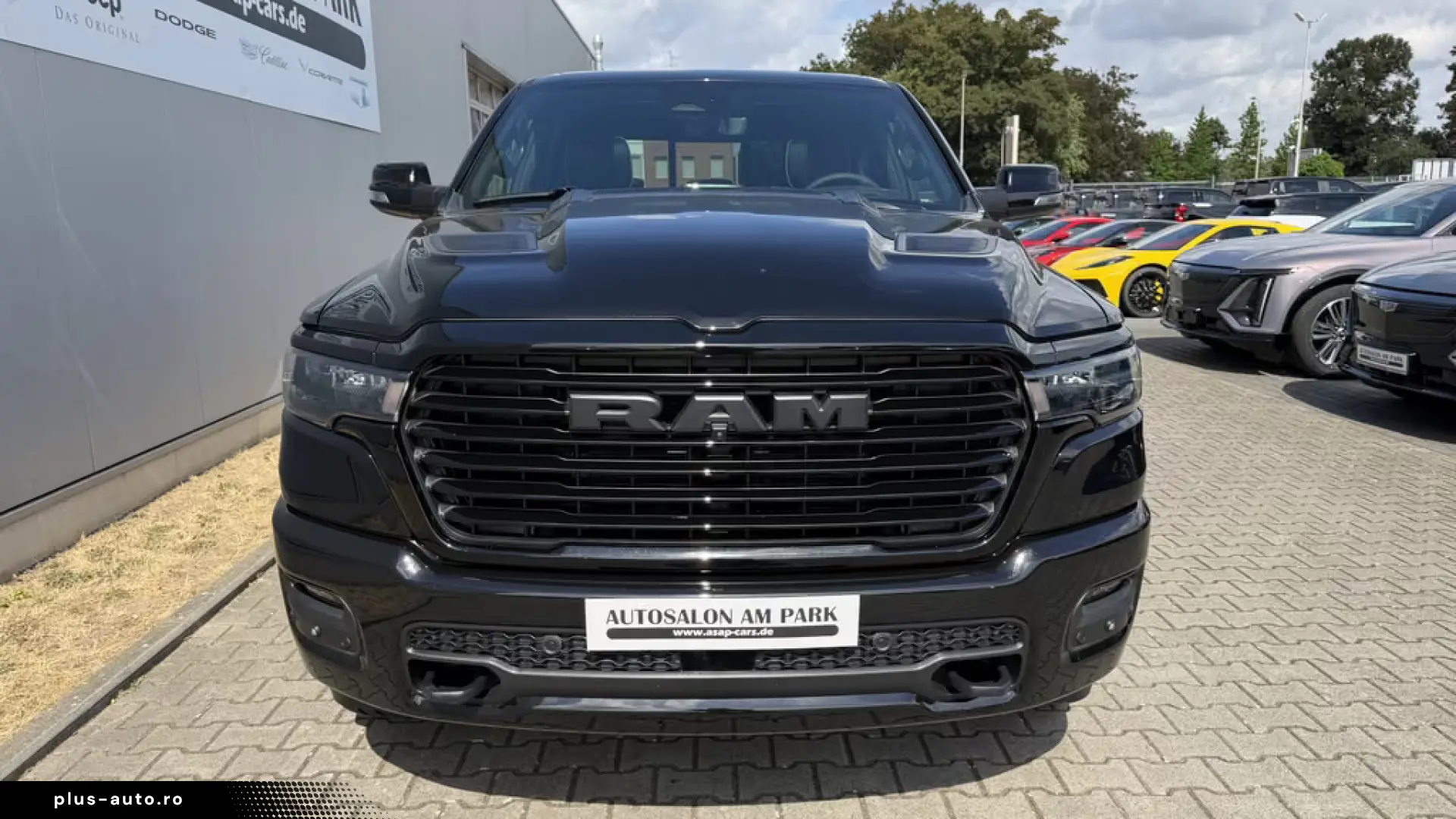 Dodge RAM 1500 CrewCab Laramie 5.7V8 MY26