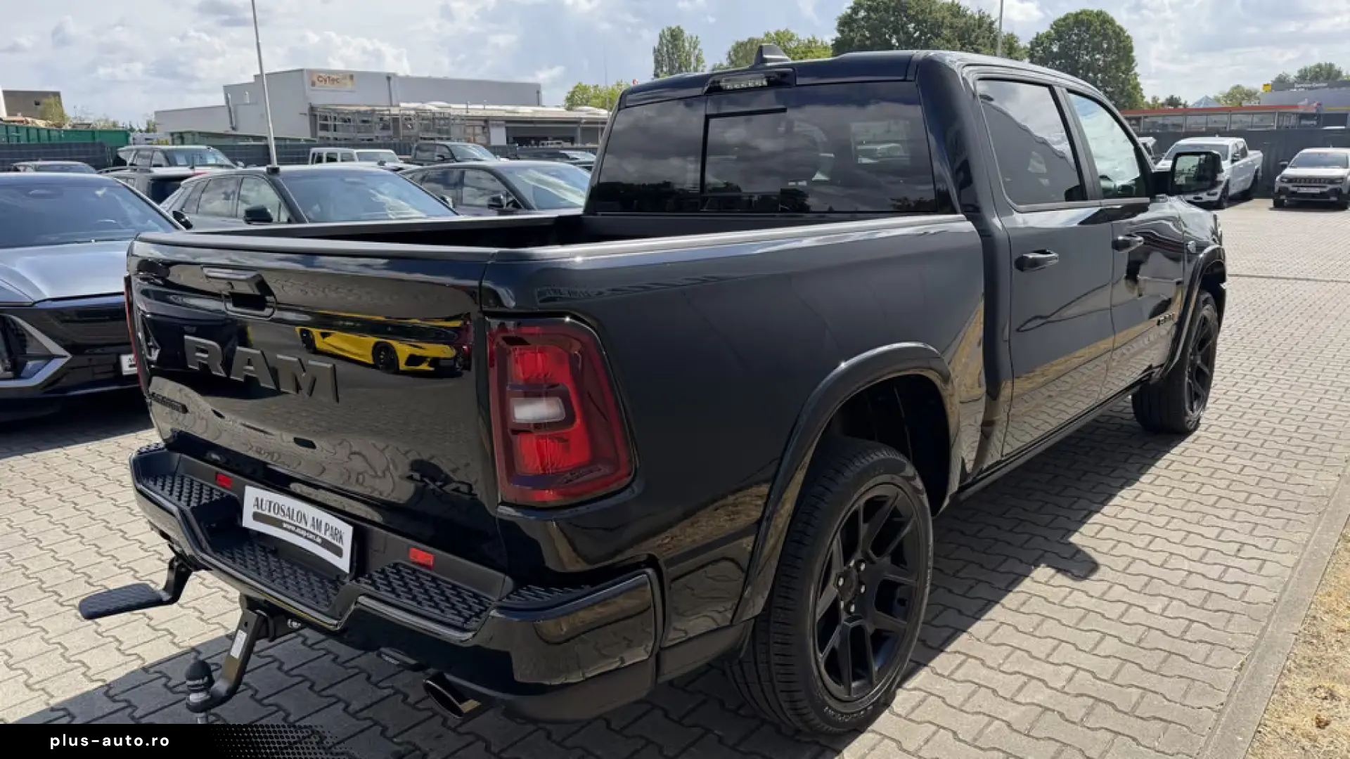 Dodge RAM 1500 CrewCab Laramie 5.7V8 MY26