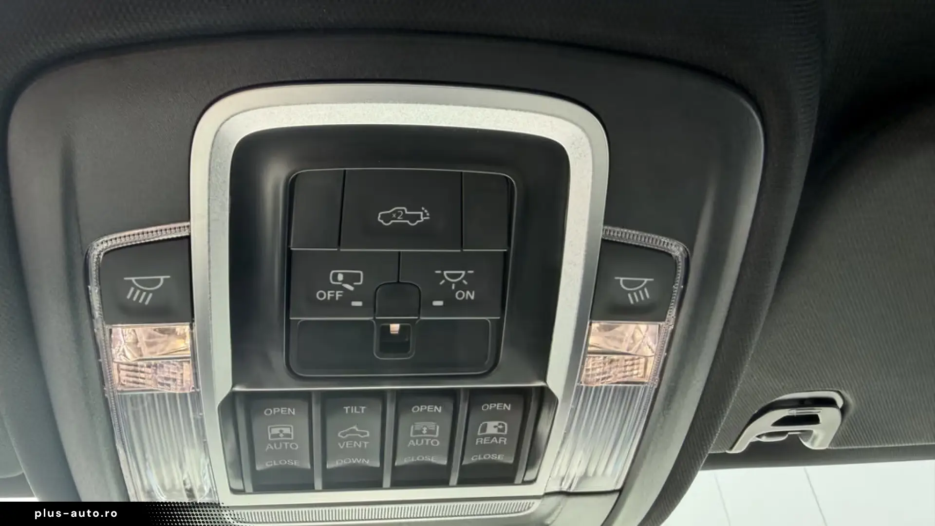 Dodge RAM 1500 CrewCab Laramie 5.7V8 MY26