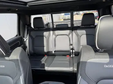 Dodge RAM 1500 CrewCab Laramie 5.7V8 MY26