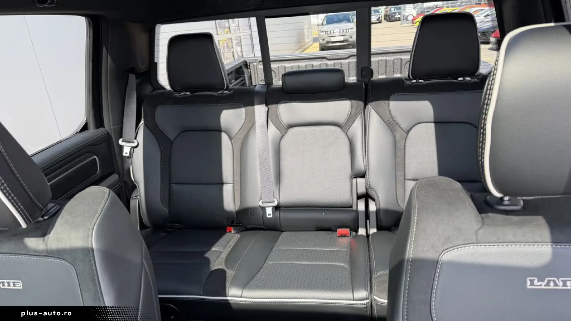 Dodge RAM 1500 CrewCab Laramie 5.7V8 MY26
