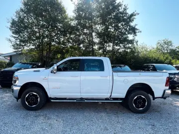 Dodge RAM 2500 Crew Cab Laramie 6.7l HO