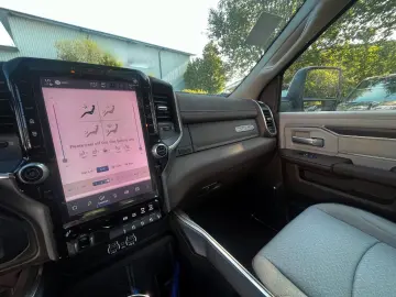 Dodge RAM 2500 Crew Cab Laramie 6.7l HO