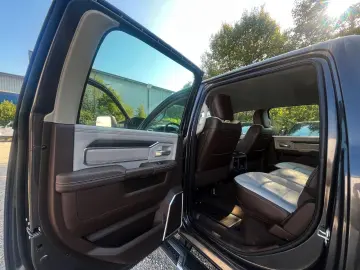 Dodge RAM 2500 Crew Cab Laramie 6.7l HO