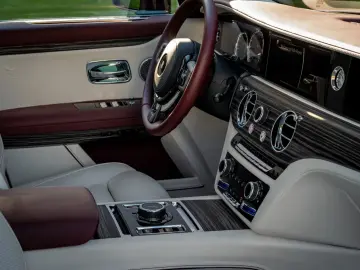 ROLLS ROYCE Ghost  PROVENANCE