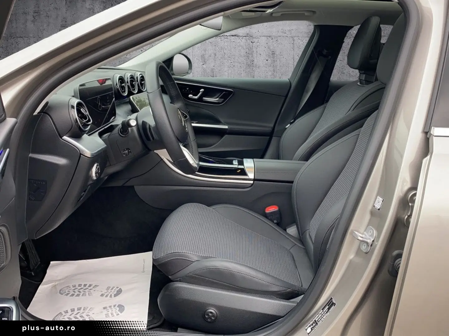 MERCEDES-BENZ C 300e Limousine 4Matic Navi PDC Kamera LED