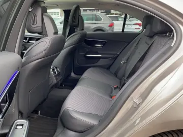 MERCEDES-BENZ C 300e Limousine 4Matic Navi PDC Kamera LED