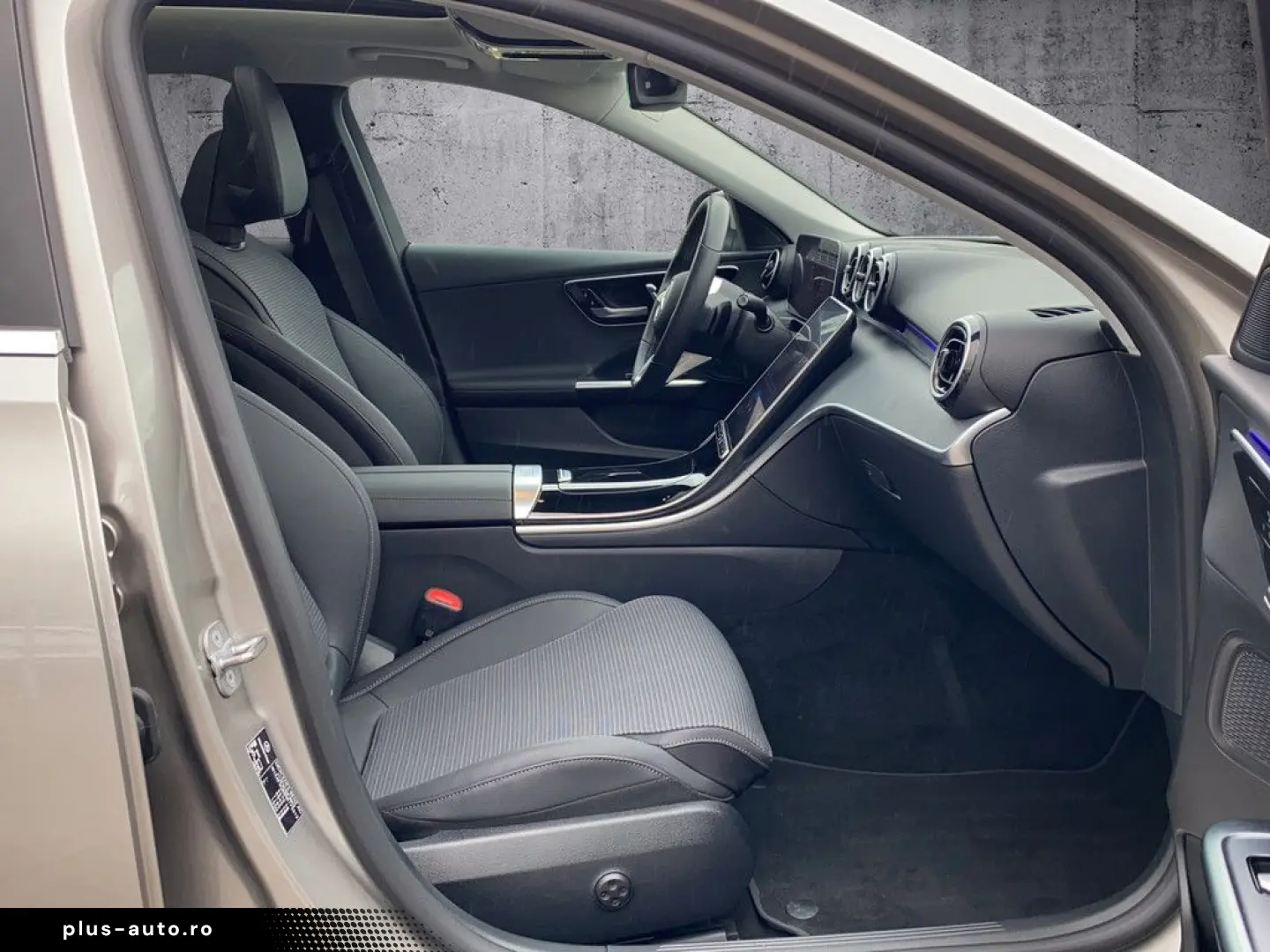 MERCEDES-BENZ C 300e Limousine 4Matic Navi PDC Kamera LED