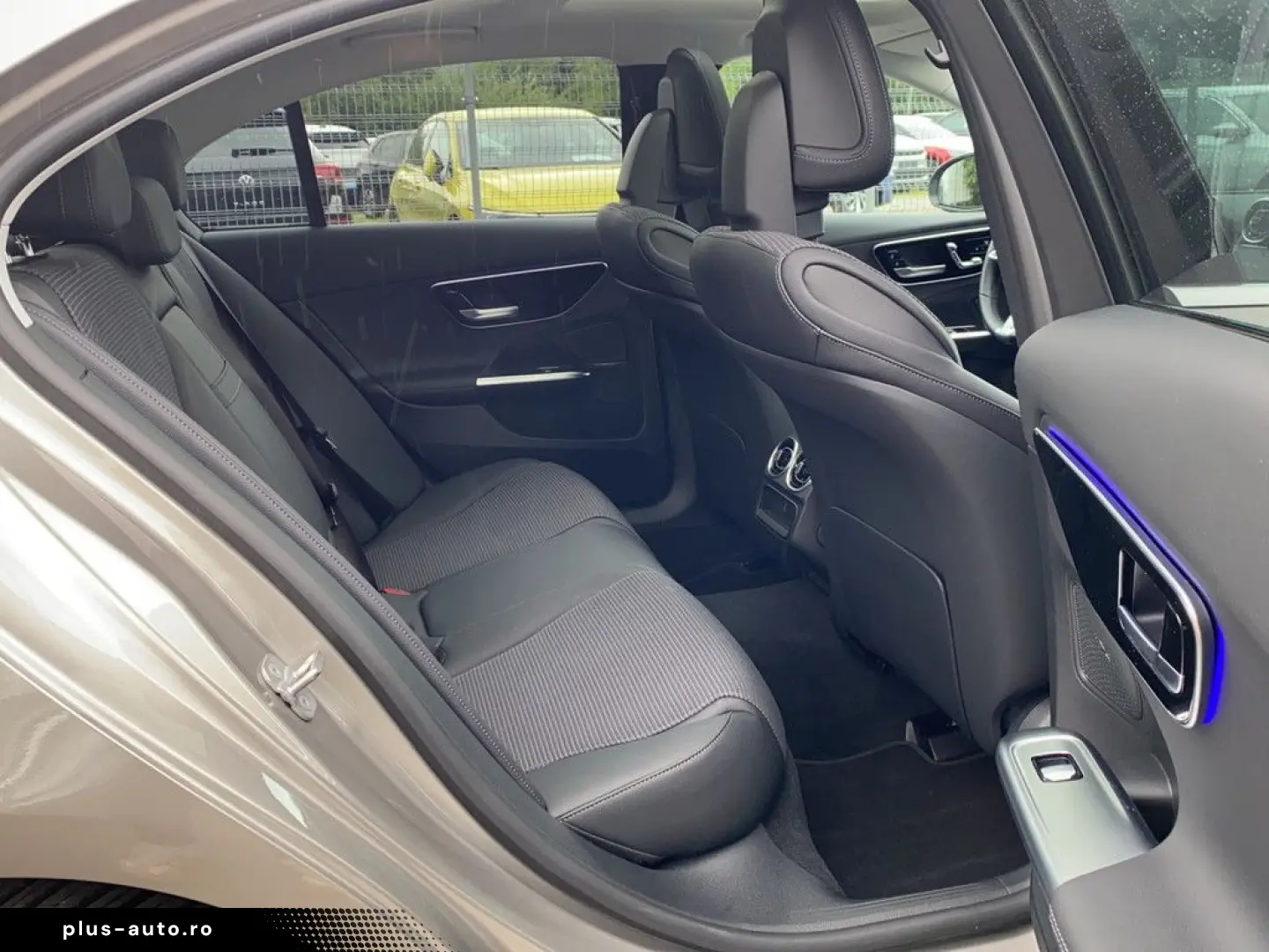 MERCEDES-BENZ C 300e Limousine 4Matic Navi PDC Kamera LED