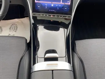 MERCEDES-BENZ C 300e Limousine 4Matic Navi PDC Kamera LED
