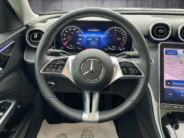 MERCEDES-BENZ C 300e Limousine 4Matic Navi PDC Kamera LED