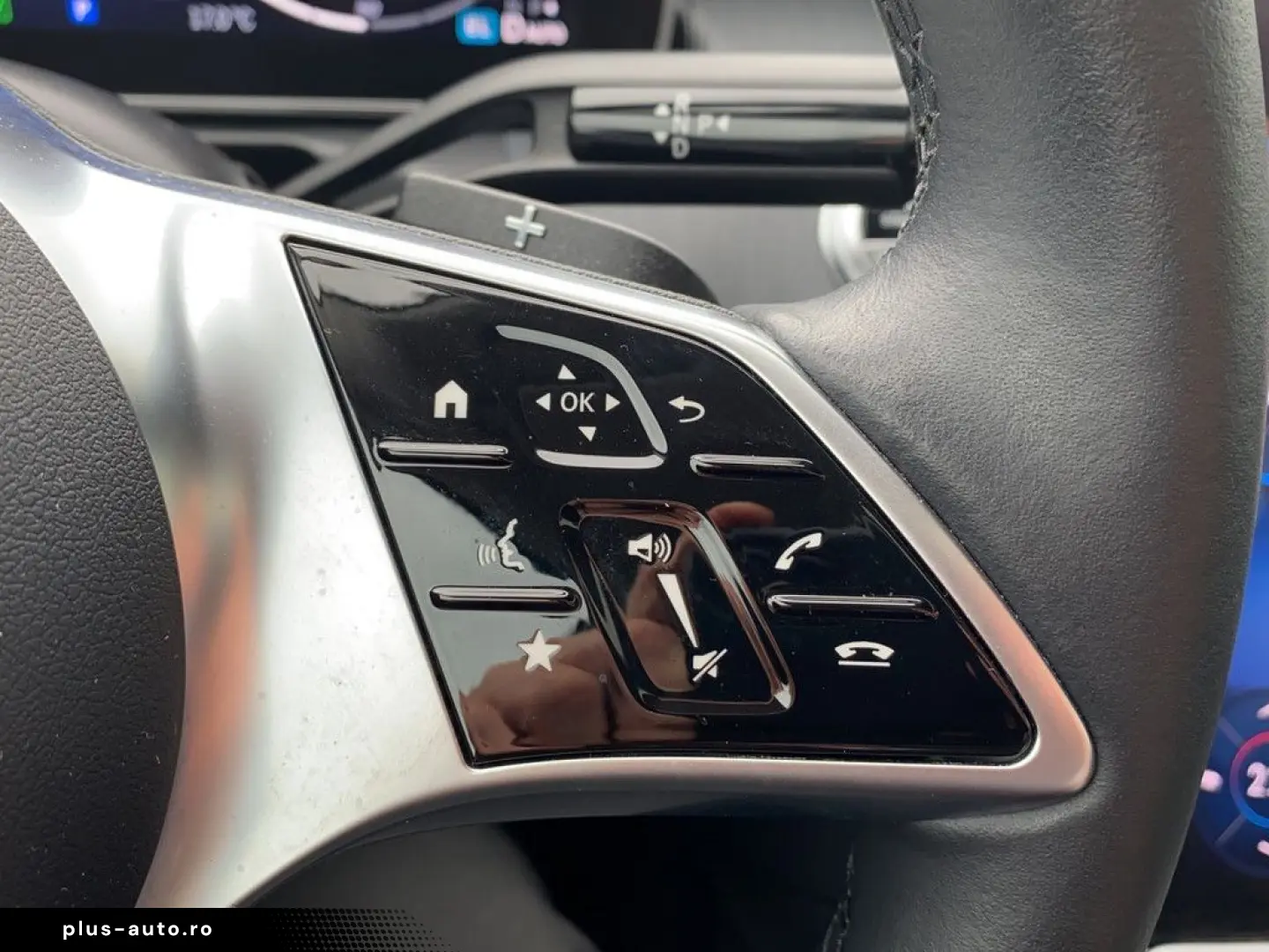 MERCEDES-BENZ C 300e Limousine 4Matic Navi PDC Kamera LED