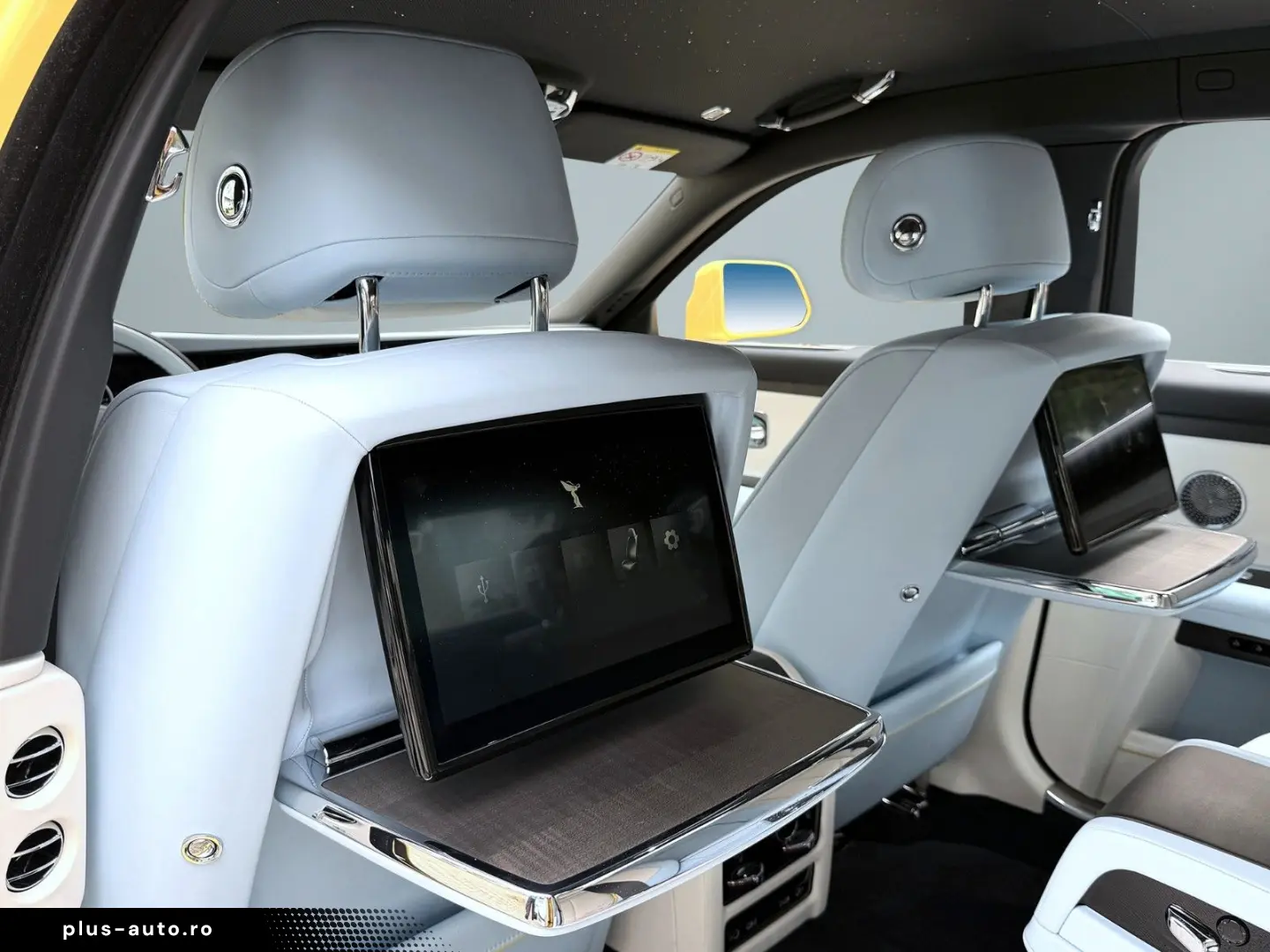 ROLLS ROYCE Ghost Series ll Theatre Picnic BeSpoke Massage