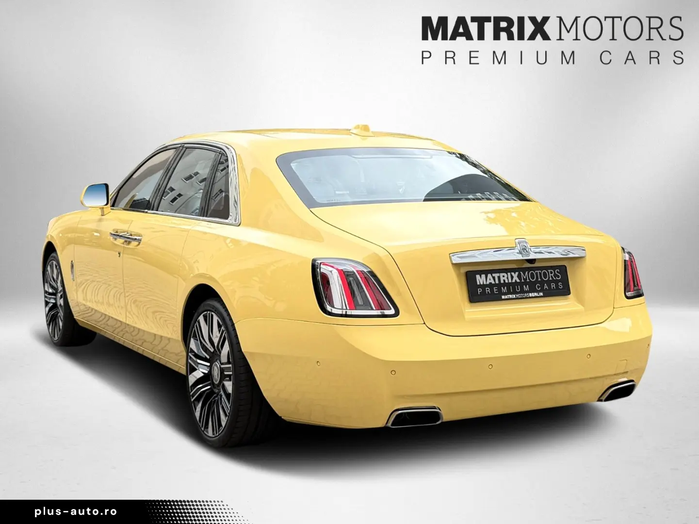 ROLLS ROYCE Ghost Series ll Theatre Picnic BeSpoke Massage