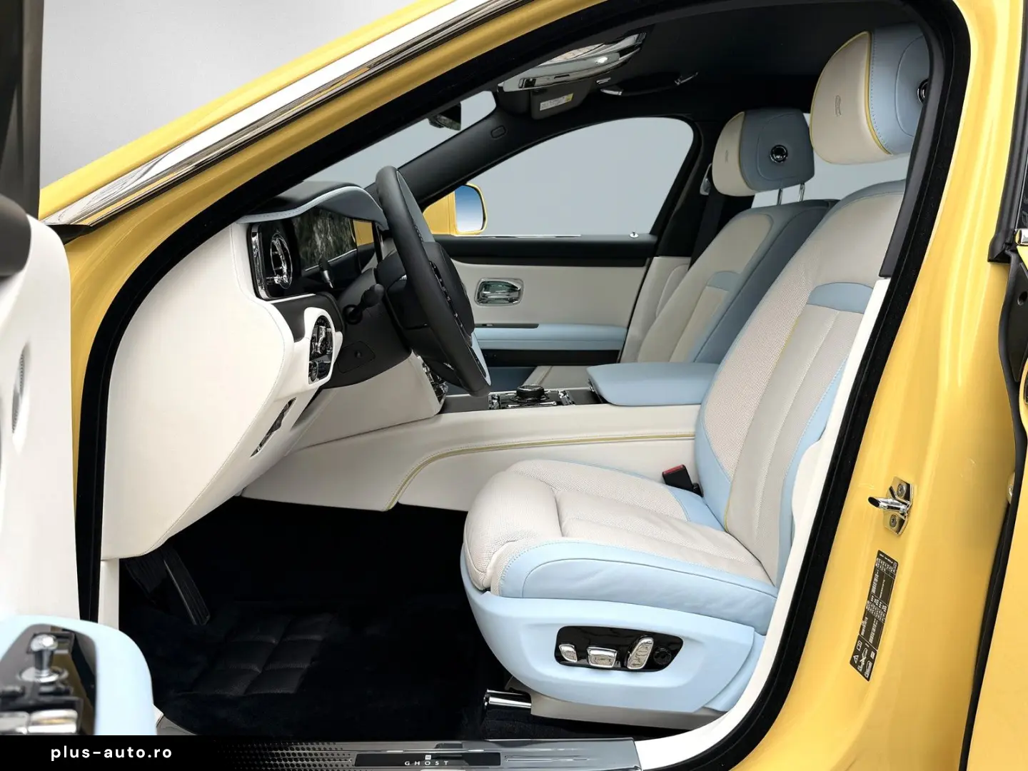 ROLLS ROYCE Ghost Series ll Theatre Picnic BeSpoke Massage