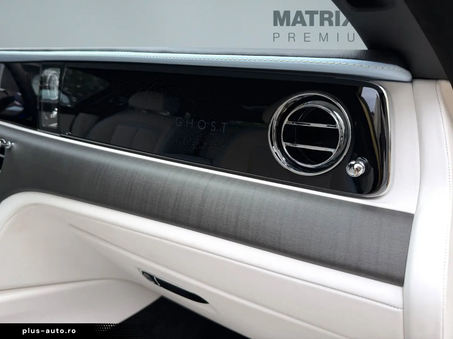 ROLLS ROYCE Ghost Series ll Theatre Picnic BeSpoke Massage