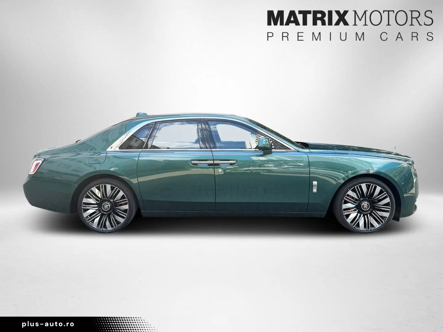 ROLLS ROYCE Ghost Series ll Theatre Picnic BeSpoke Massage