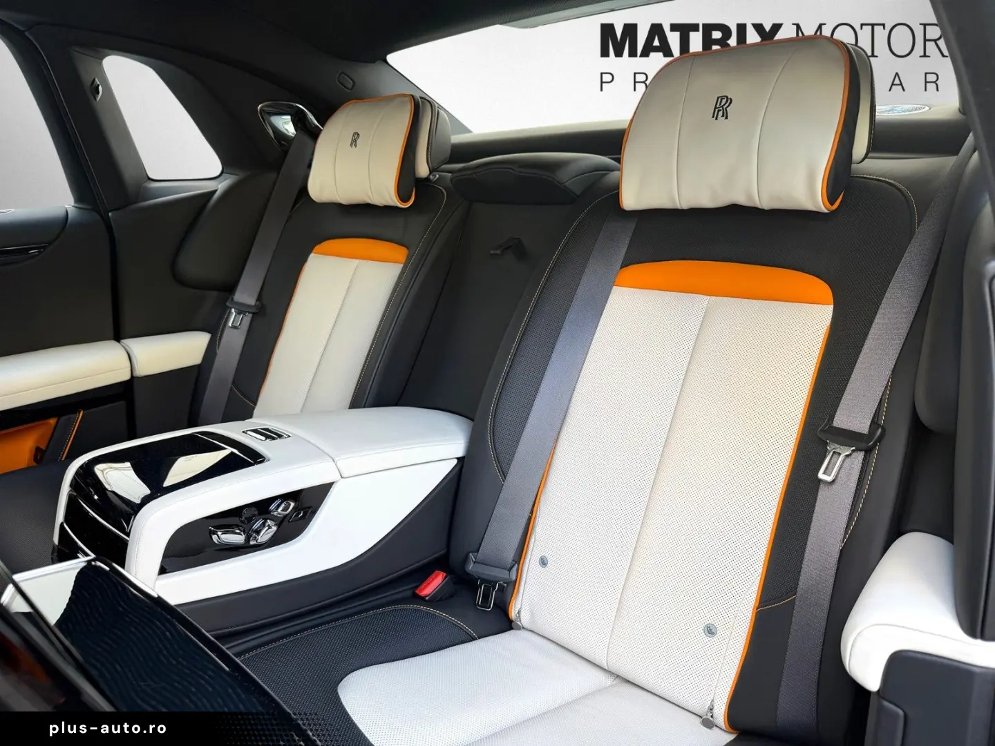 ROLLS ROYCE Ghost Series ll Theatre Picnic BeSpoke Massage
