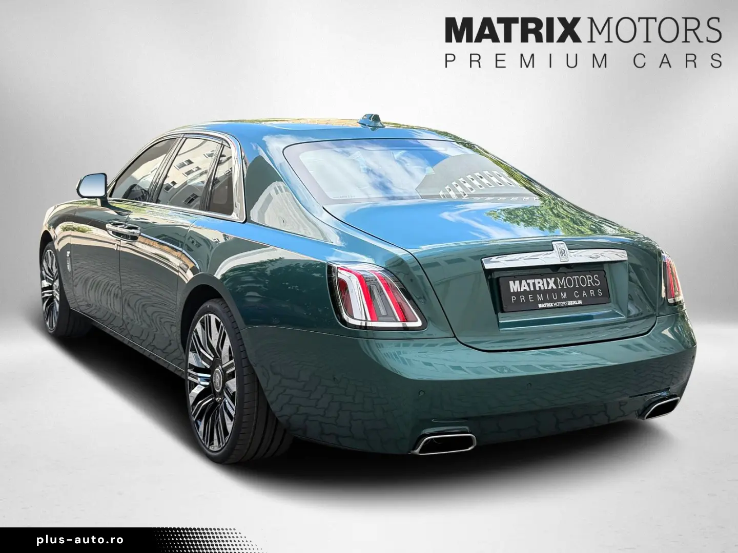 ROLLS ROYCE Ghost Series ll Theatre Picnic BeSpoke Massage