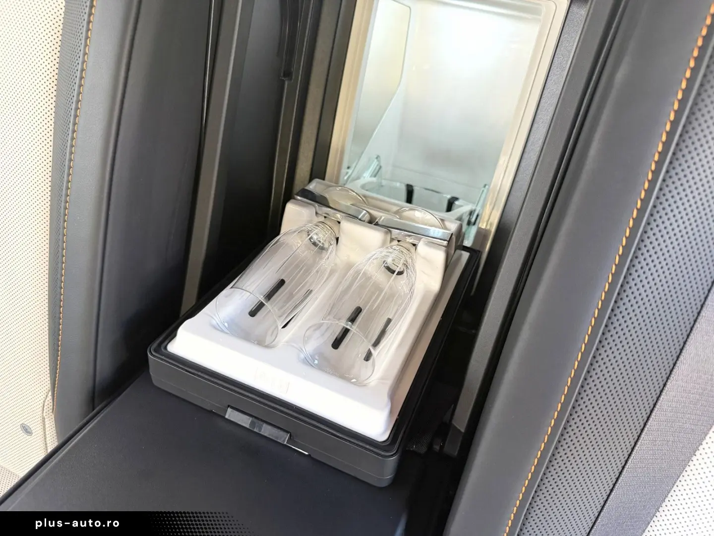 ROLLS ROYCE Ghost Series ll Theatre Picnic BeSpoke Massage