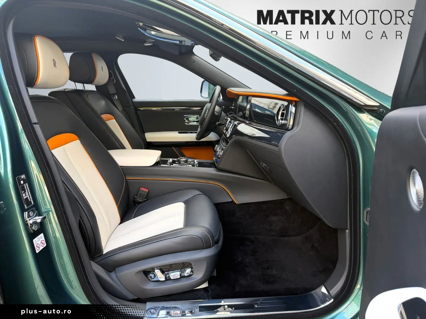 ROLLS ROYCE Ghost Series ll Theatre Picnic BeSpoke Massage