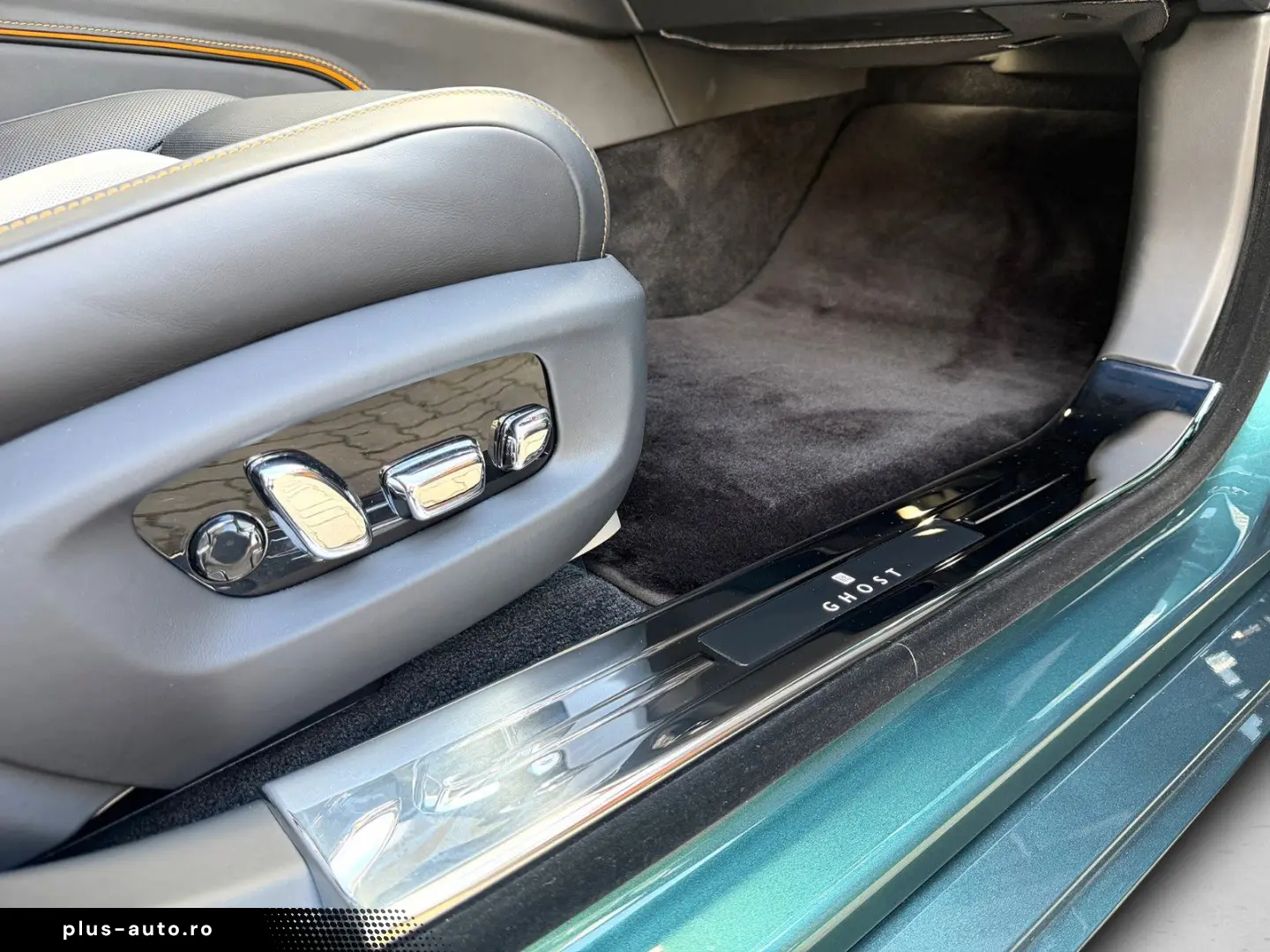 ROLLS ROYCE Ghost Series ll Theatre Picnic BeSpoke Massage