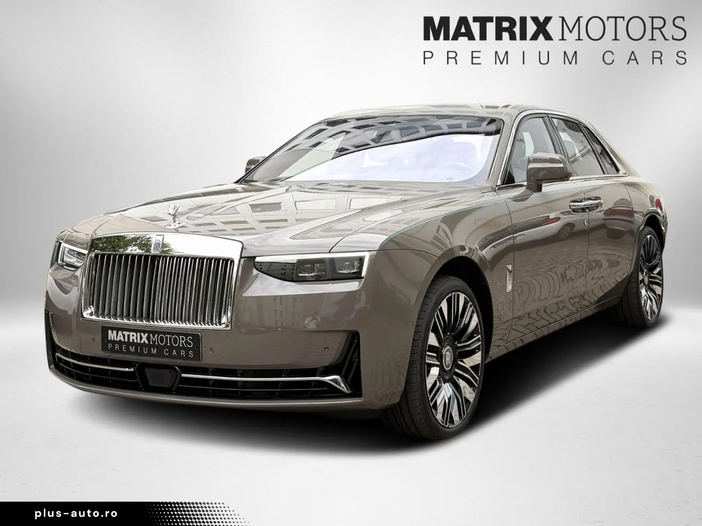 ROLLS ROYCE Ghost Series ll Theatre Picnic BeSpoke Massage