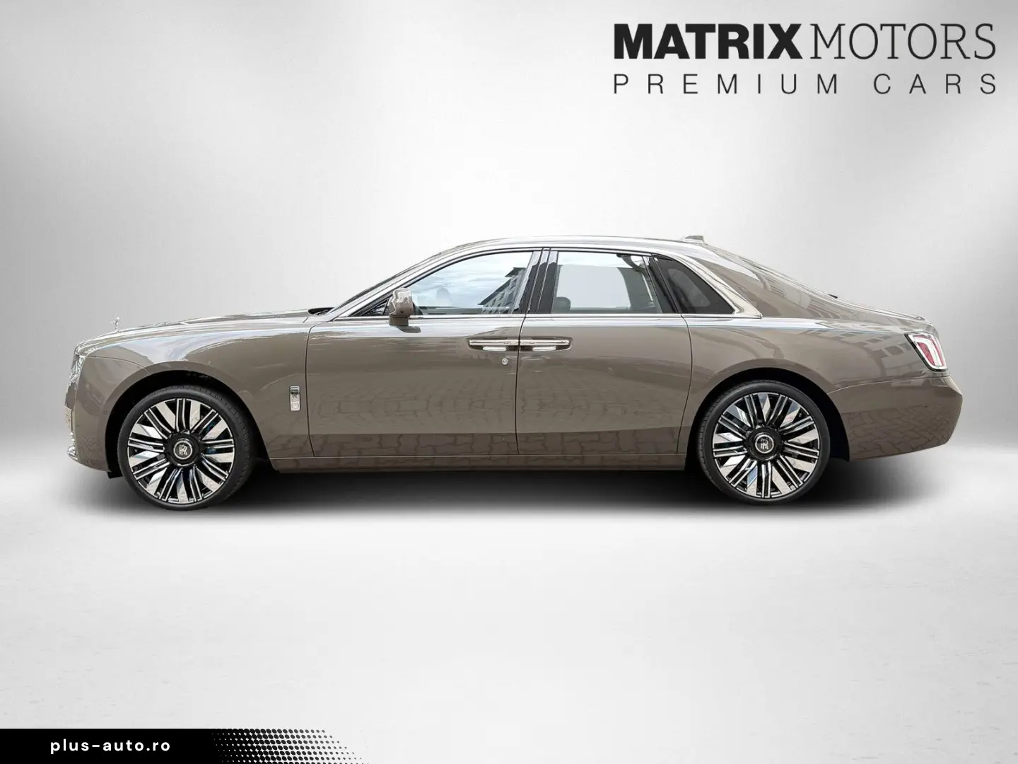 ROLLS ROYCE Ghost Series ll Theatre Picnic BeSpoke Massage