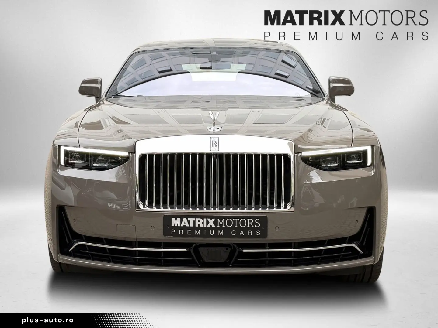ROLLS ROYCE Ghost Series ll Theatre Picnic BeSpoke Massage