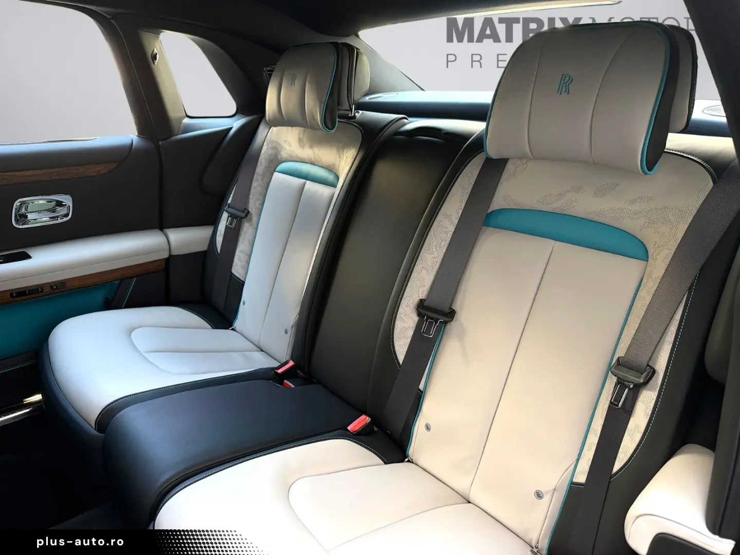 ROLLS ROYCE Ghost Series ll Theatre Picnic BeSpoke Massage